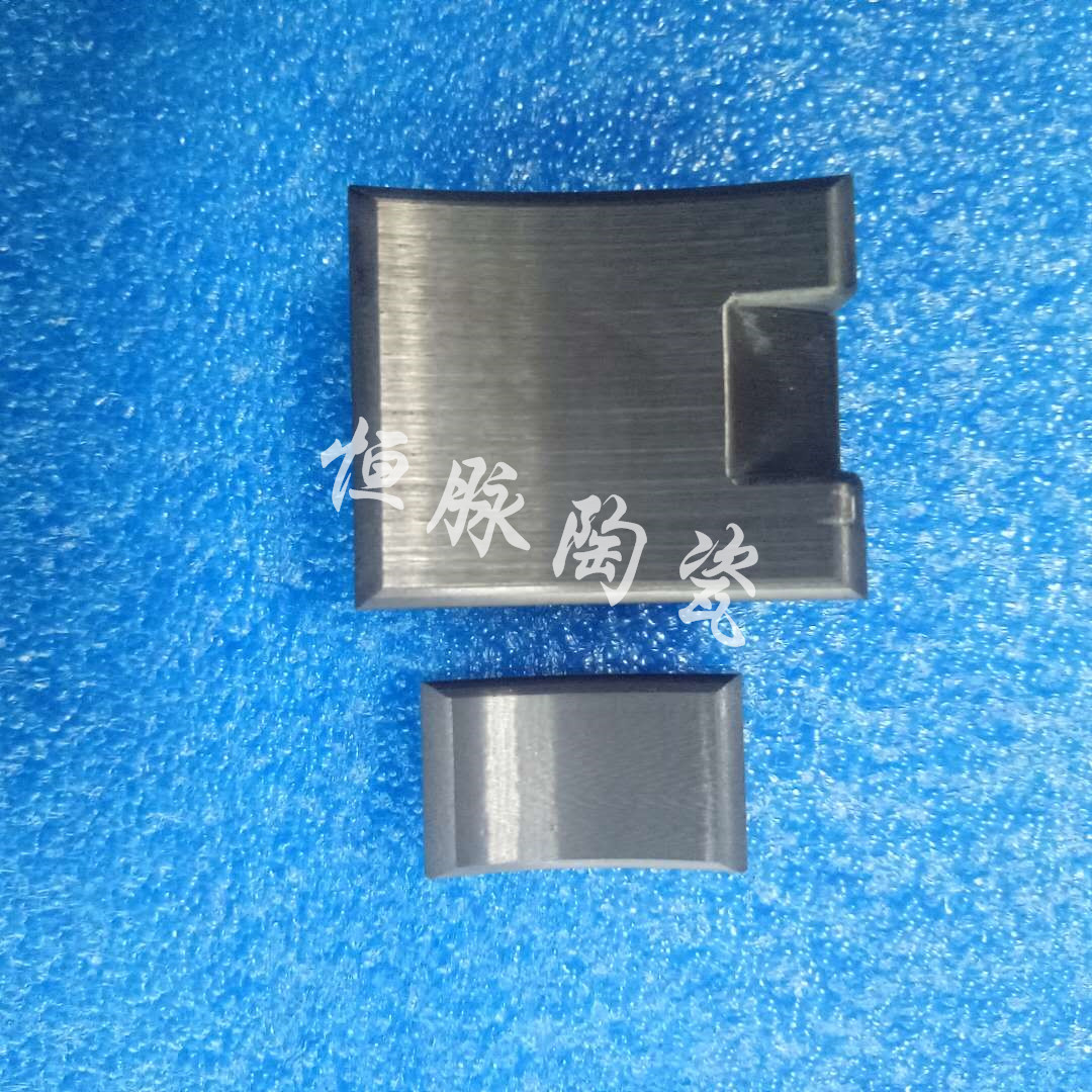 Silicon nitride tile